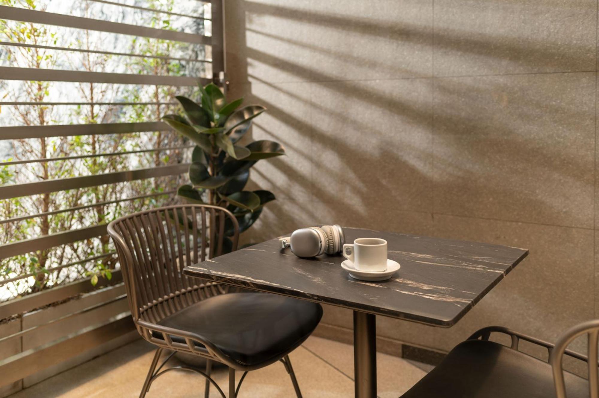 Lumen Bangkok Udomsuk Station Hotel Ngoại thất bức ảnh