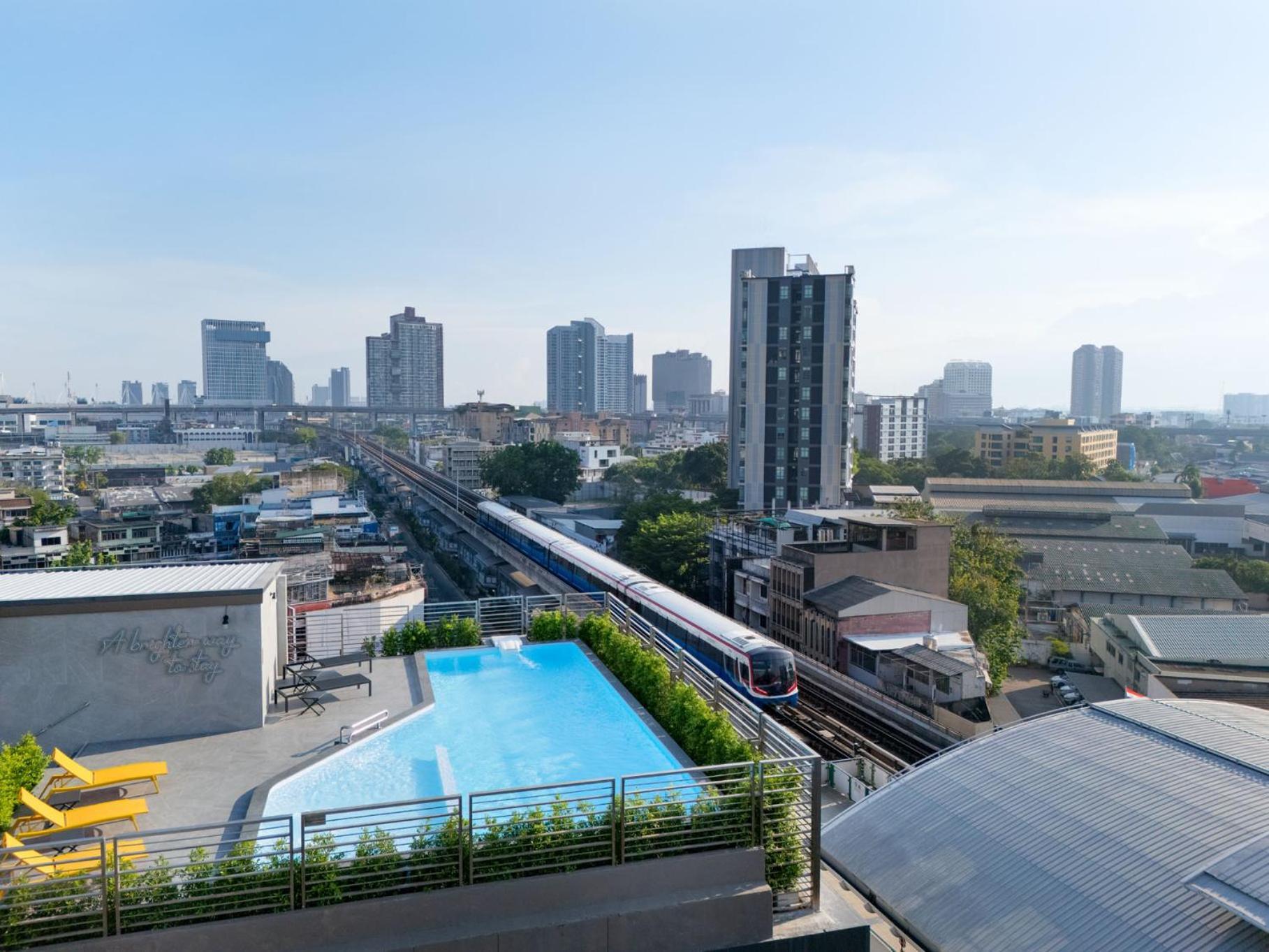 Lumen Bangkok Udomsuk Station Hotel Ngoại thất bức ảnh