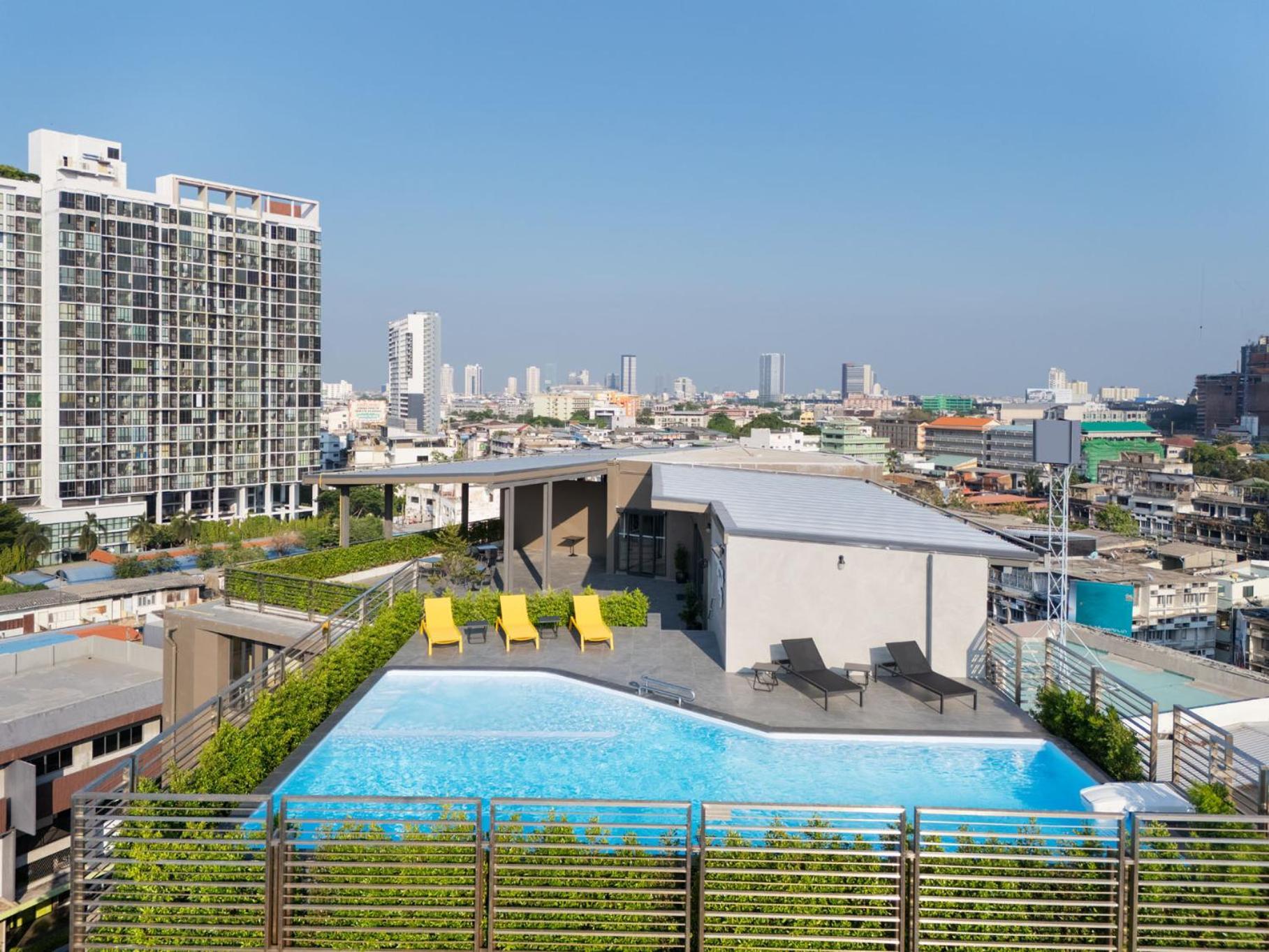 Lumen Bangkok Udomsuk Station Hotel Ngoại thất bức ảnh