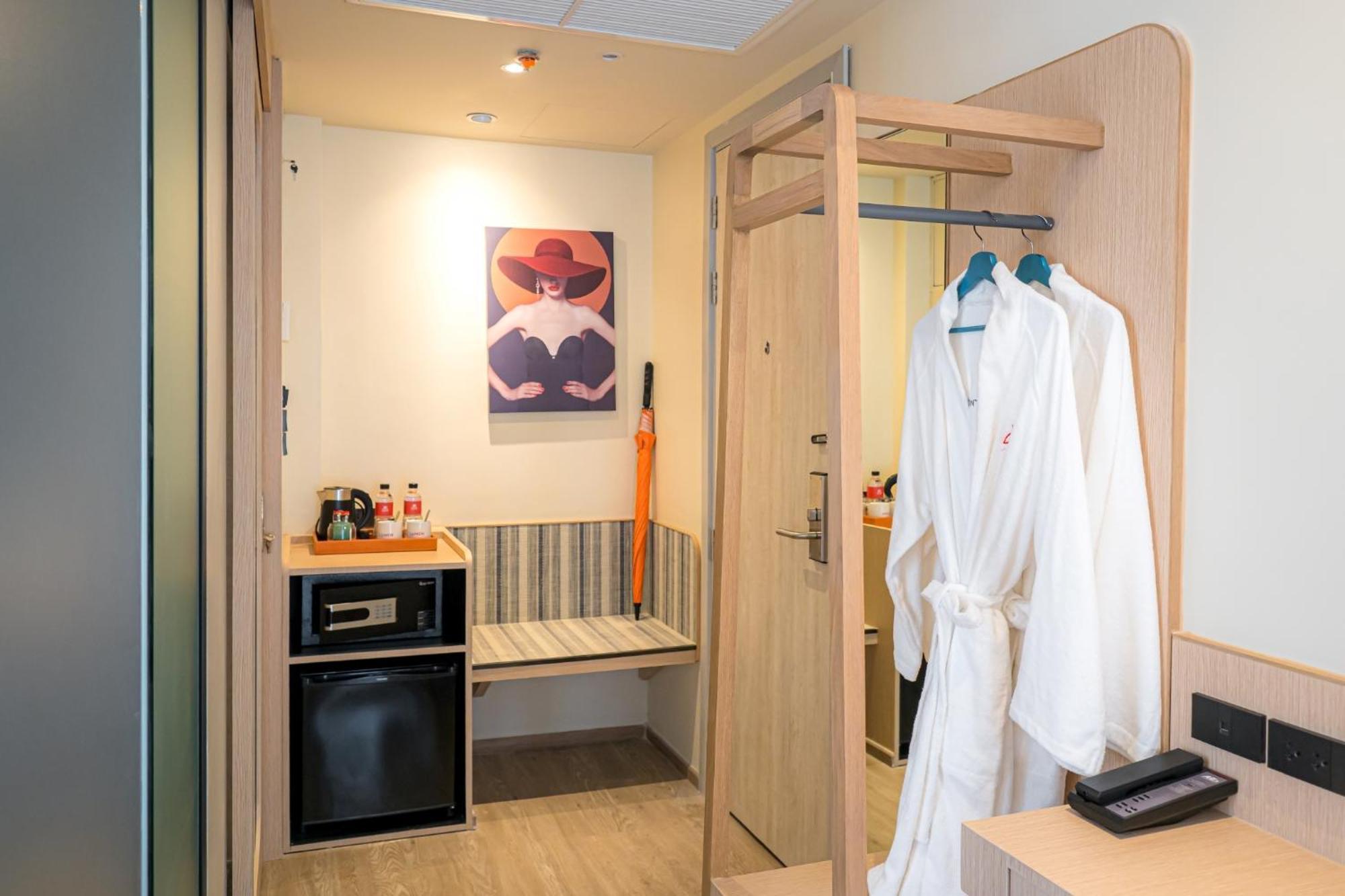 Lumen Bangkok Udomsuk Station Hotel Ngoại thất bức ảnh